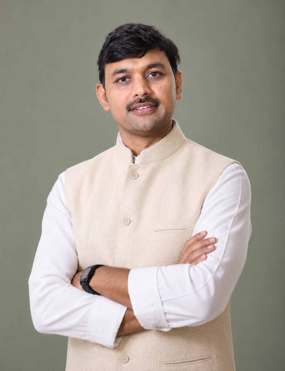 Dr. Shrish Pandey, Founder & Director